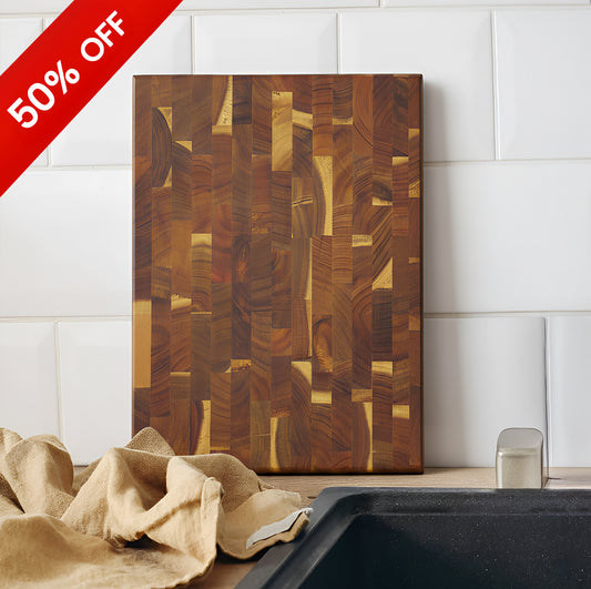 50% rabattSkärbräda i rosenträ med rutmönster och dubbelsidig ådring, perfekt för att skära kött och grönsaker och ge ditt kök en färgklick.